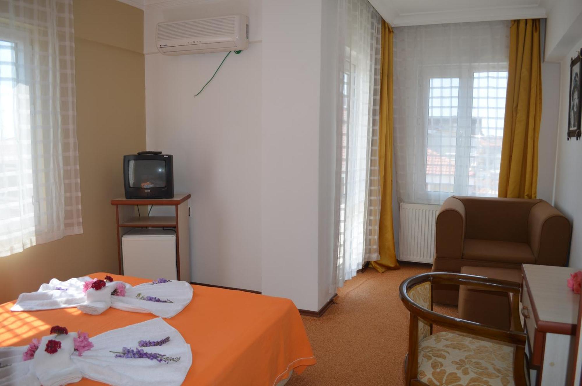 Megas Hotel Ayvalı Chambre photo
